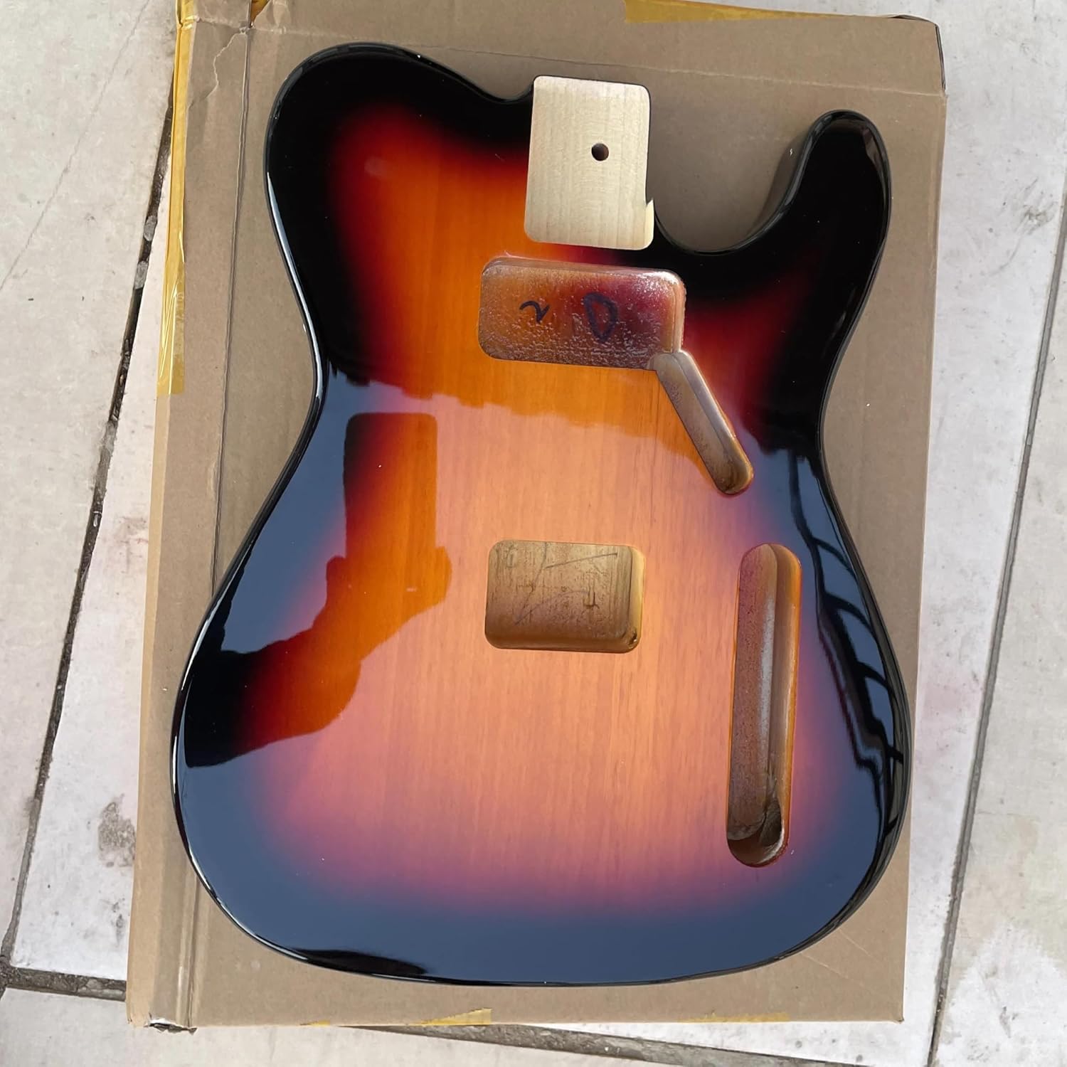 動作品！ スクワイヤー FENDER BULLET STRAT SNG Amazon | Squier by Fender Bullet Stratocaster BLK エレキ